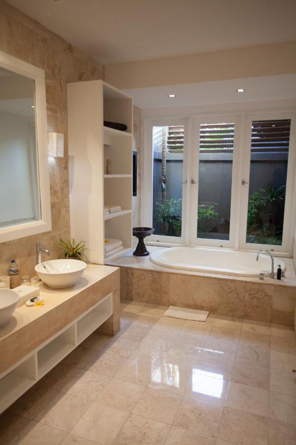Lakshmi Luxury Villas, Walk To The Beach And Seminyak Shopping Exterior foto